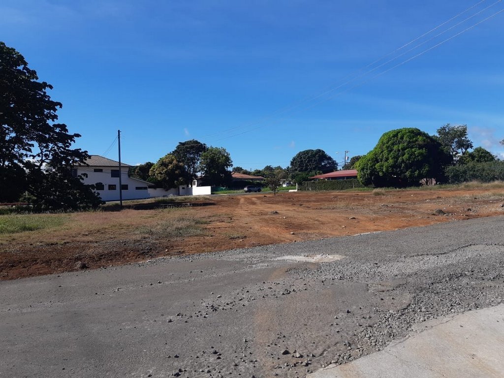 Area comercial en Algarrobos en la carretera hacia Boquete