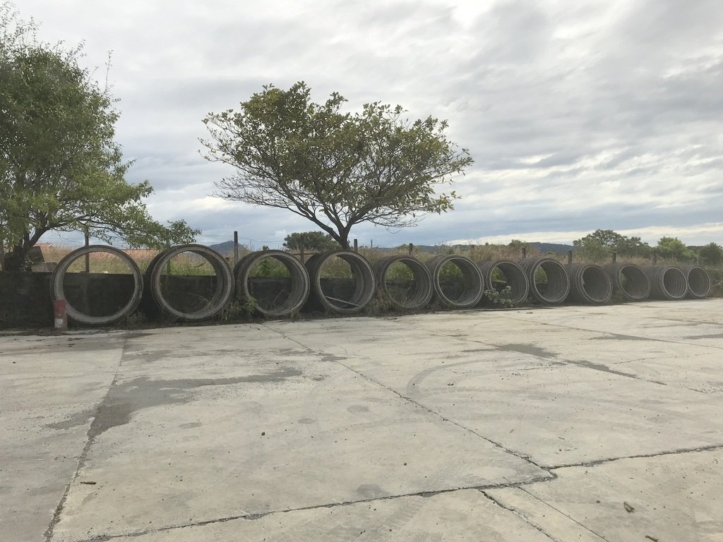Area comercial en Algarrobos en la carretera hacia Boquete