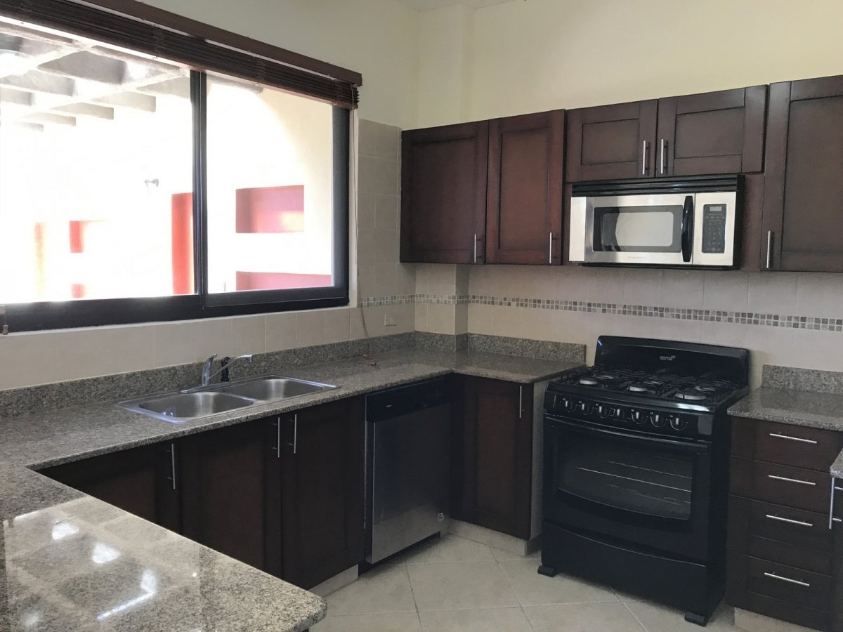 Cómodo apartamento en planta baja en Boquete Country Club