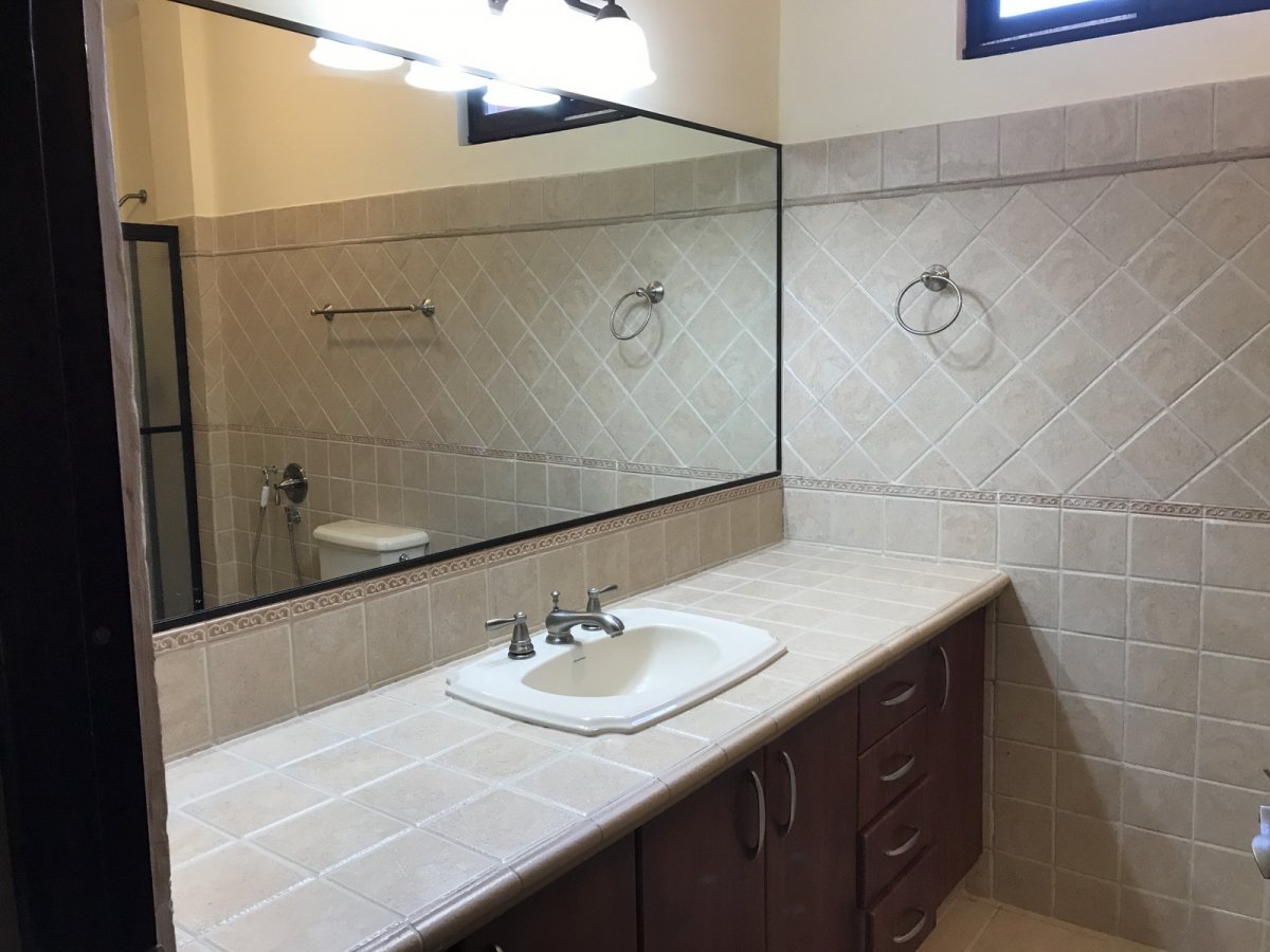 Cómodo apartamento en planta baja en Boquete Country Club