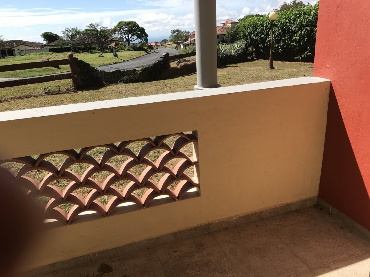 Cómodo apartamento en planta baja en Boquete Country Club