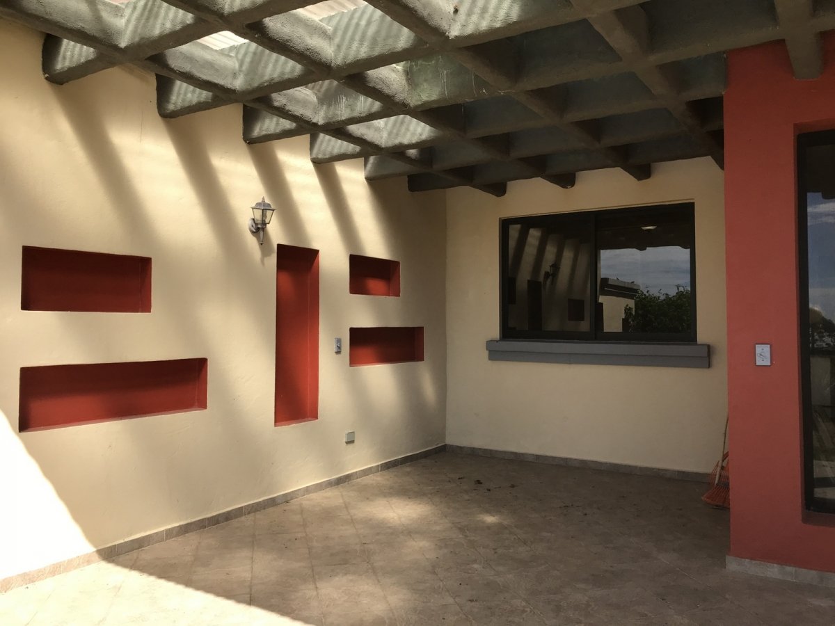 Cómodo apartamento en planta baja en Boquete Country Club