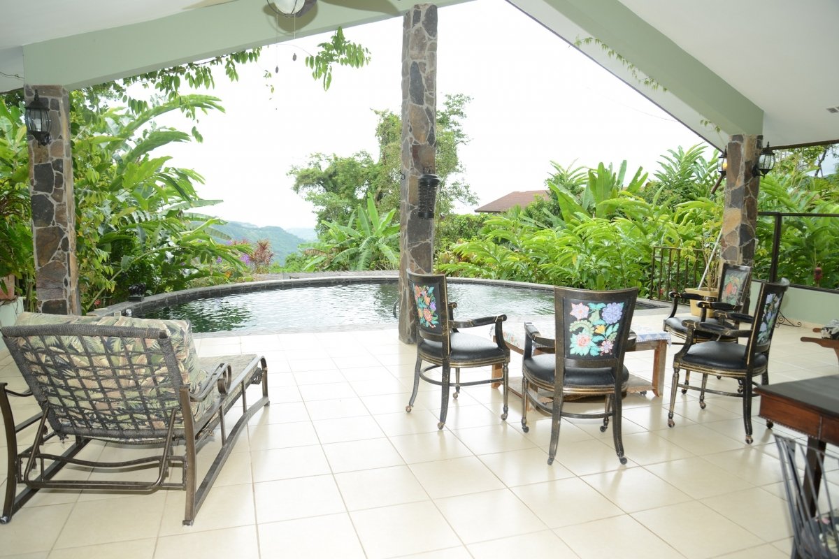 Spacious house in Altos del Maria with breath-taking views