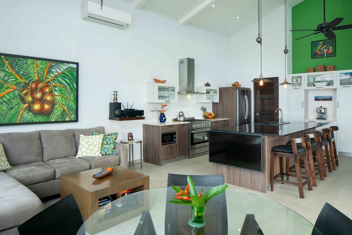Rare find – oceanfront house on Playa Hermosa, Boca Chica