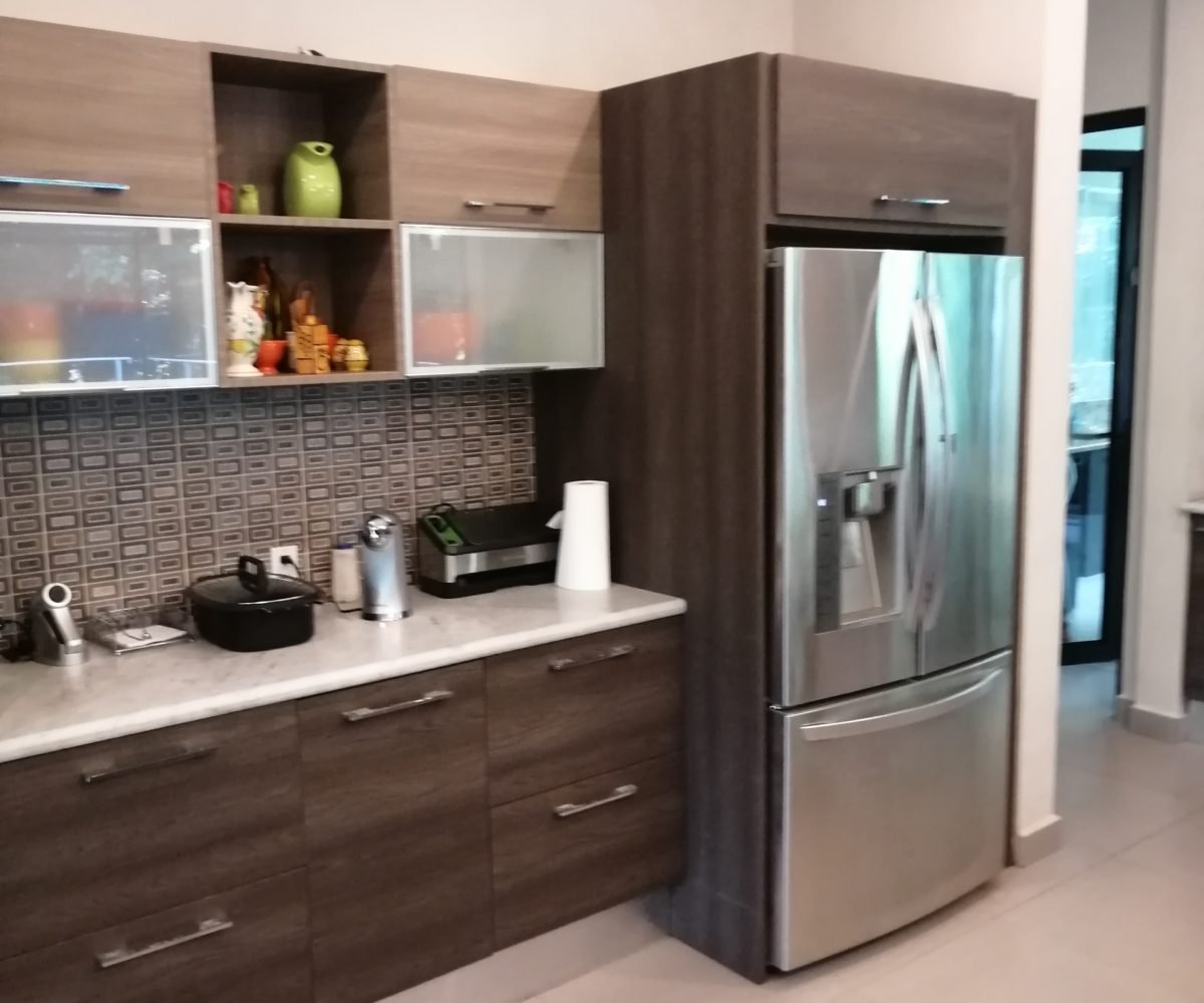 Gran casa de río y cabaña en 2 hectáreas cerca de Dolega en alquiler