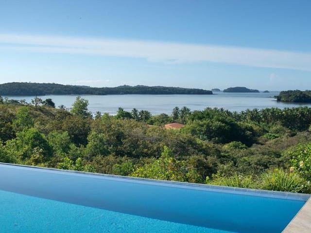 FABULOSA CASA CON VISTA AL MAR EN BOCA CHICA