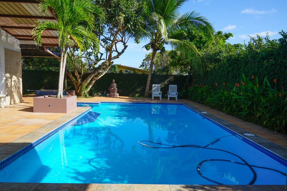 Preciosa casa con 2 casas de huéspedes, terraza en la azotea y piscina