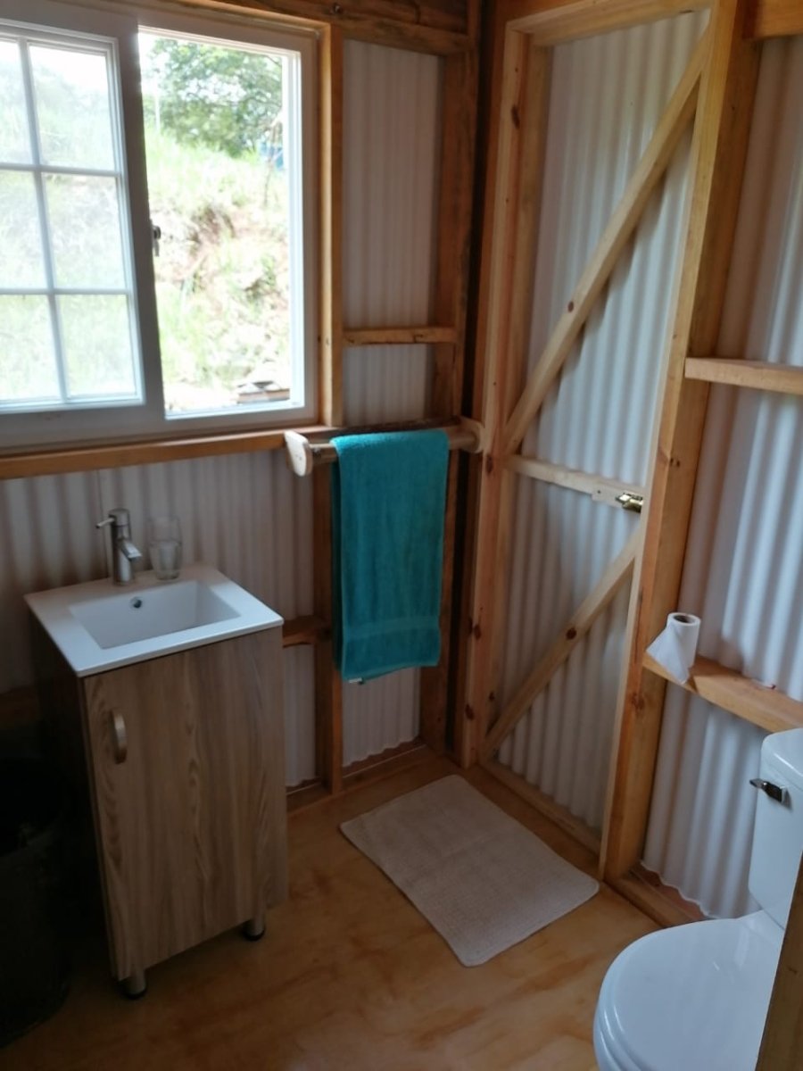 Tiny house on 1.7 hectares on beautiful river Papayal