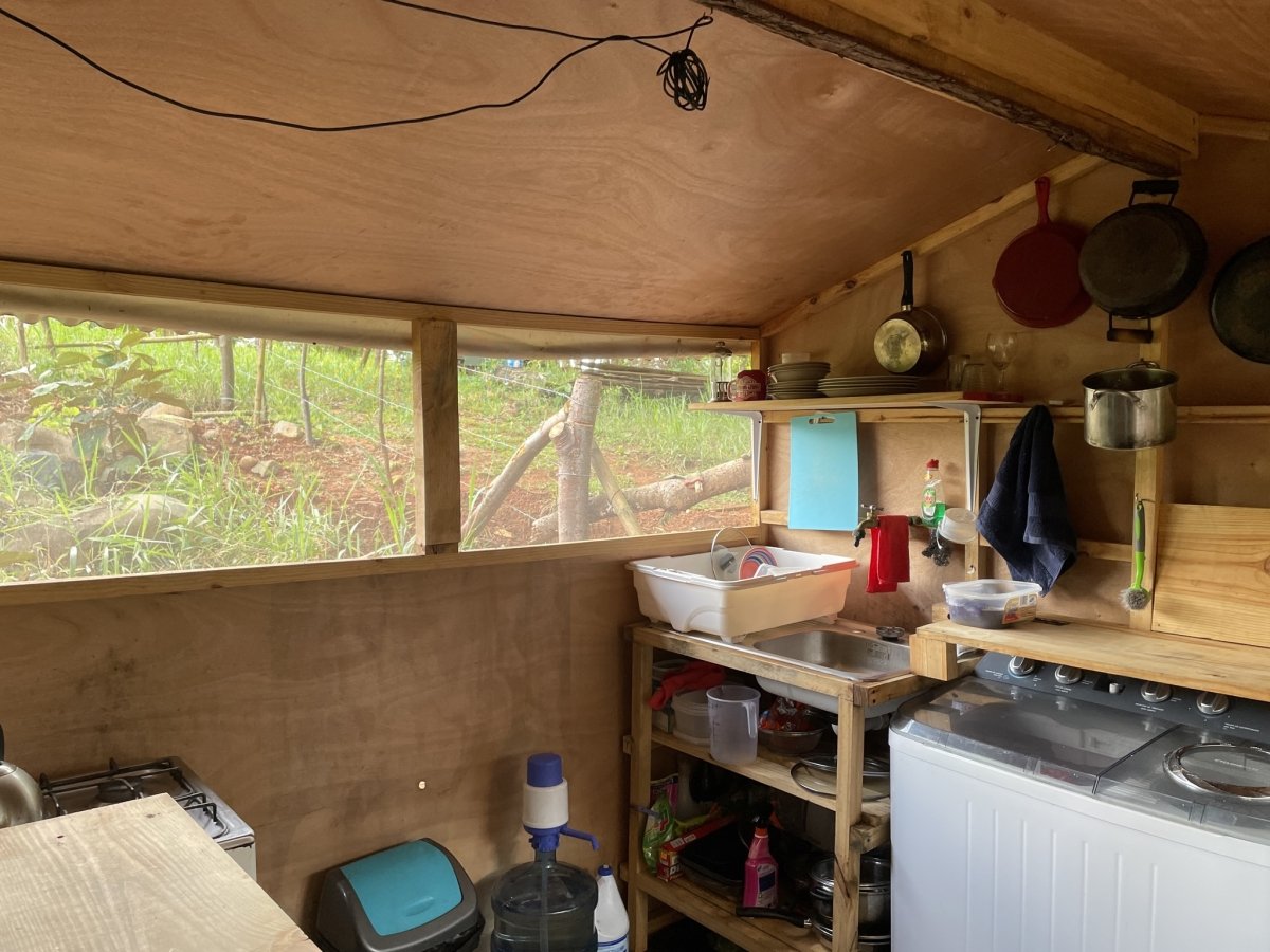 Tiny house on 1.7 hectares on beautiful river Papayal