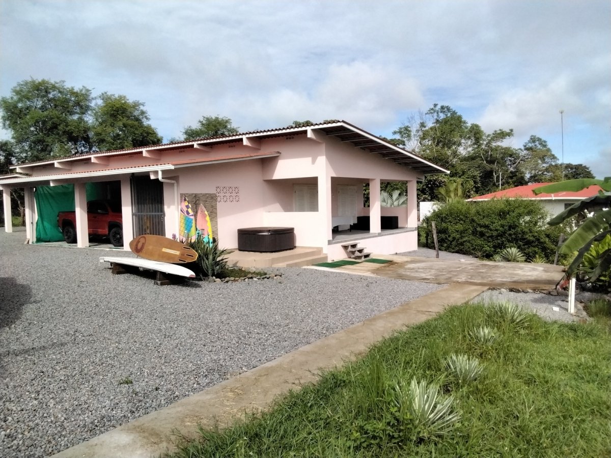 Casa Unifamiliar en Venta en Las Lajas