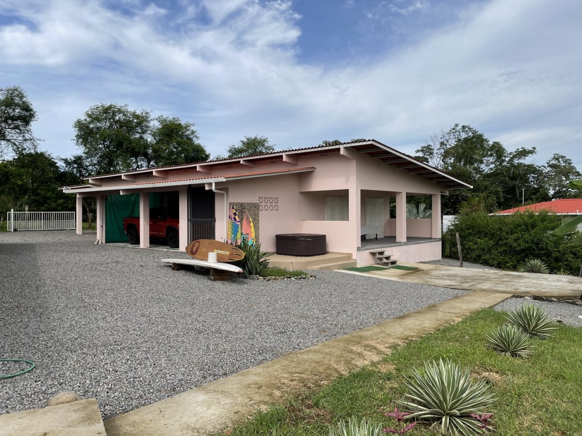 Casa Unifamiliar en Venta en Las Lajas