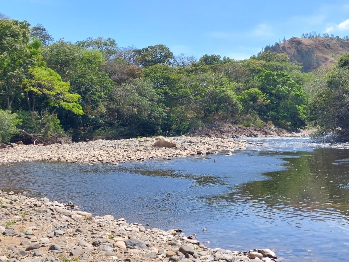 River house on 15,000 m2 in El Carmen, Santa Fe