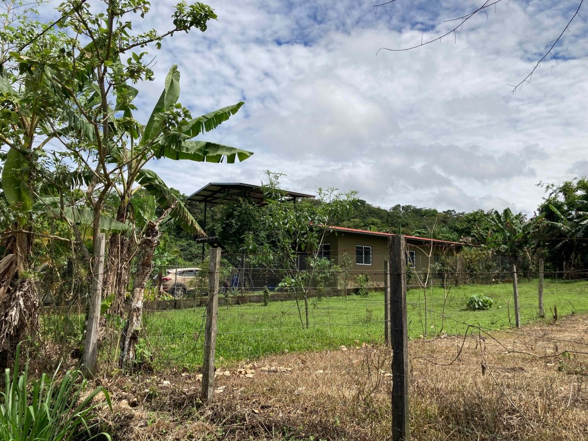 1-storey house with roof terrace in cool and quiet area, near Boquete