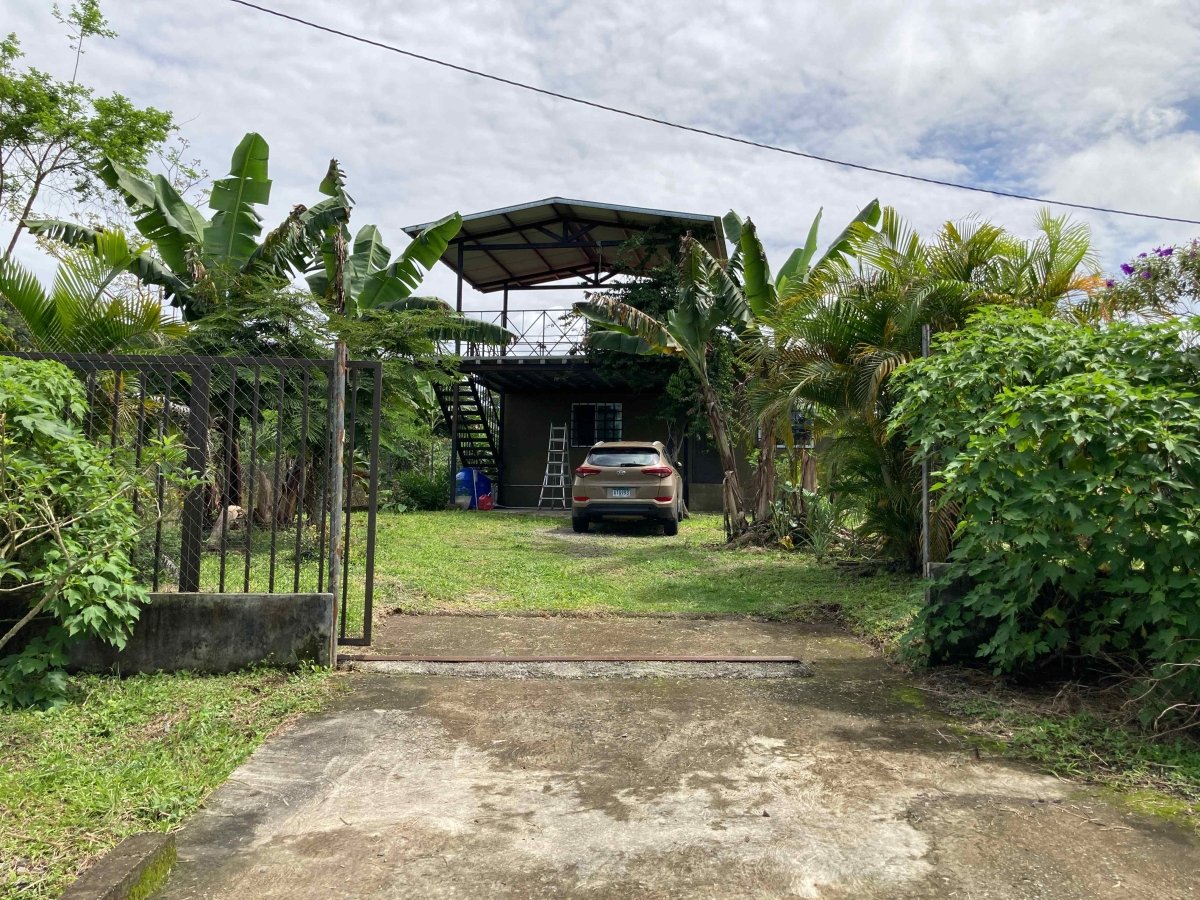 1-storey house with roof terrace in cool and quiet area, near Boquete