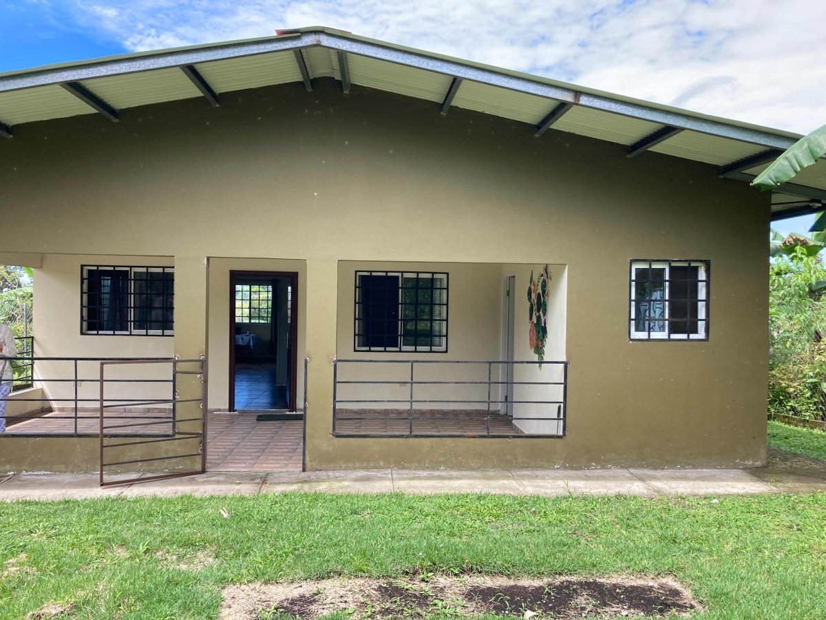 1-storey house with roof terrace in cool and quiet area, near Boquete