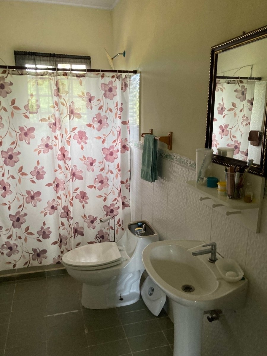 1-storey house with roof terrace in cool and quiet area, near Boquete