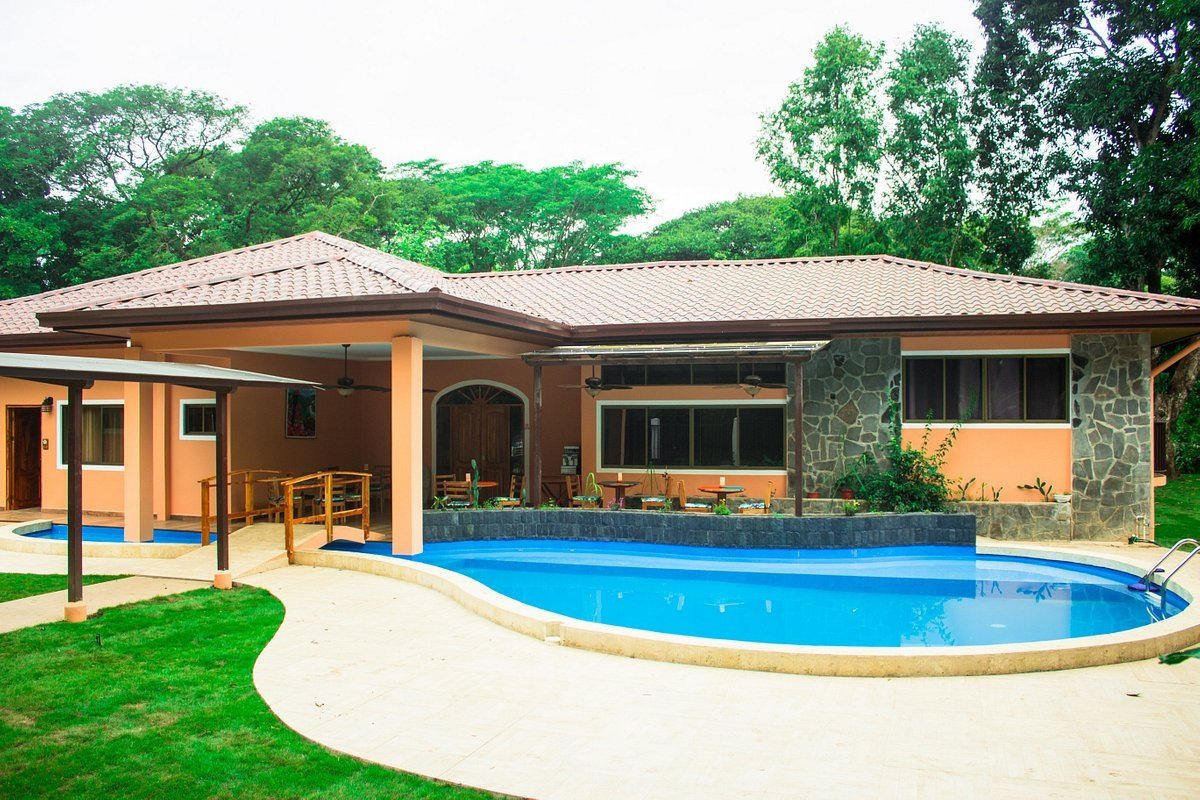 Hotel boutique rentable y consolidado en David