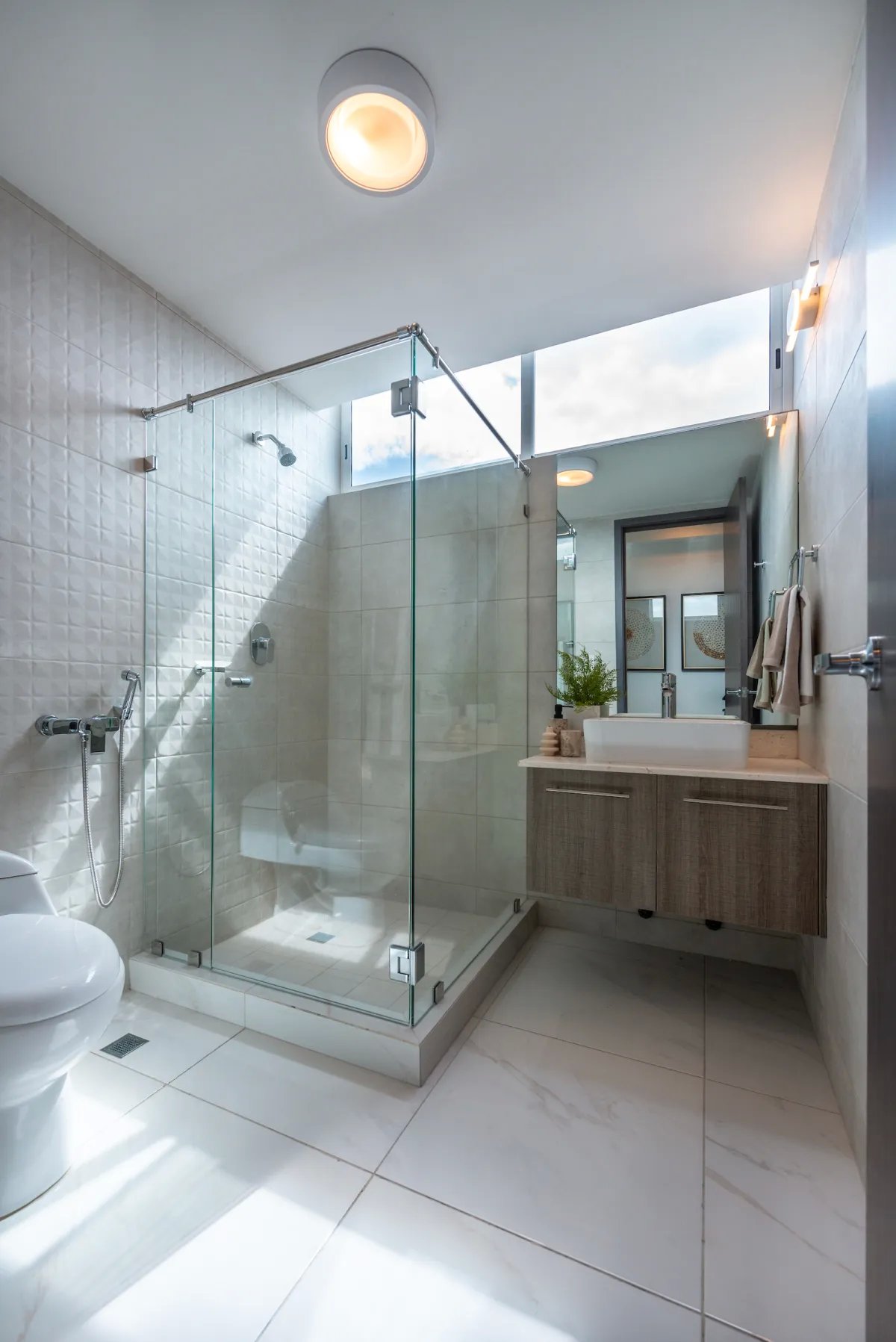 Exclusivo en Edison Park  Pacific Park Towers (142m²) – $345,100