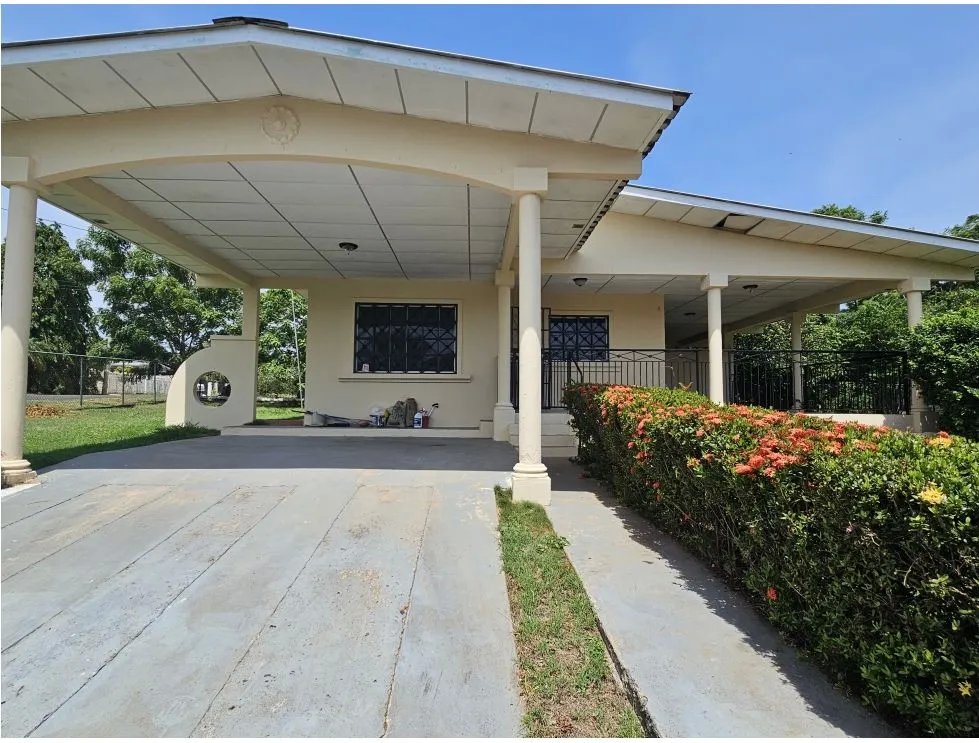 Alquiler de Casa en Villa rosa, Chitré Herrera. MB