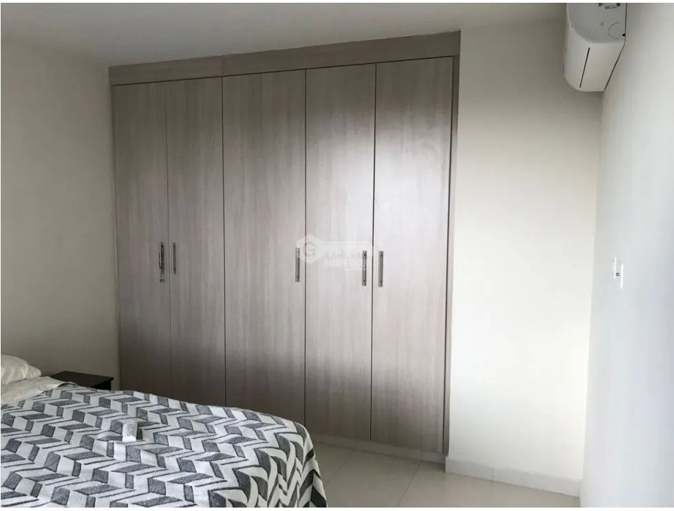 SE VENDE APARTAMENTO EN TORRES DE VERSALLES II DE 3 HABITACION 95M