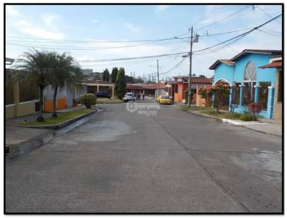 HOUSE FOR SALE IN ALTOS DE LA CASTELLANA - 3 BEDROOMS, 210M2