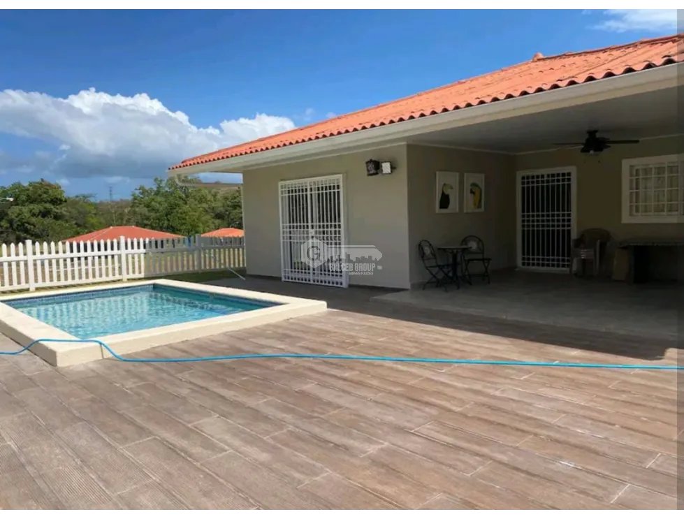 SE VENDE CASA EN VILLAS DEL MARIA DE 3 HABITACIONES CON PISCINA