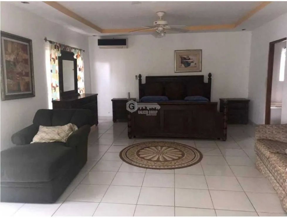 FOR SALE: PROPERTY WITH 3 HOUSES ON THE RIVERBANK - 5 HECTARES IN CHAME