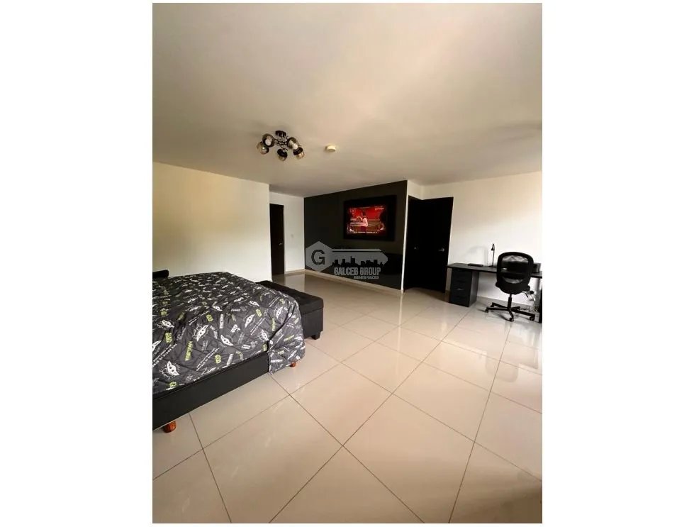 SE VENDE CASA EN ALTOS DEL BOSQUE 320 M2 CON AMPLIA TERRAZA
