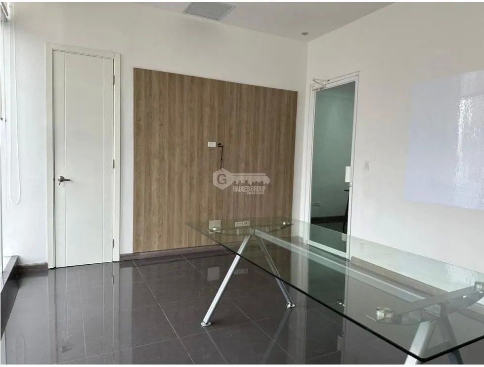 OFICINA / BELLA VISTA / PH HABITAT PLAZA / 180m2 / AMOBLADA