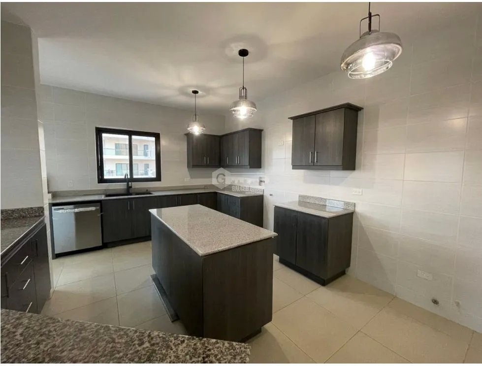 SAN CARLOS / VISTAMAR / LAS OLAS  / 313m2 / 3 HABITACION / BALCON