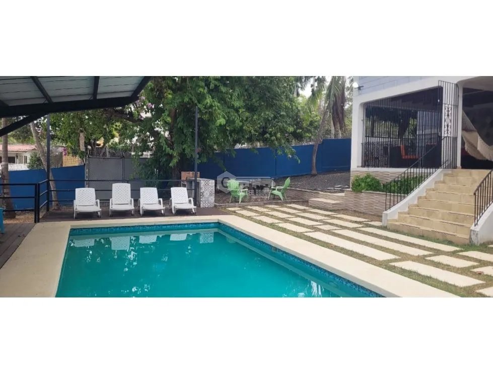 SE VENDE AMPLIA CASA EN NUEVA GORGONA  1150 M2 CON PISCINA Y TERRAZA