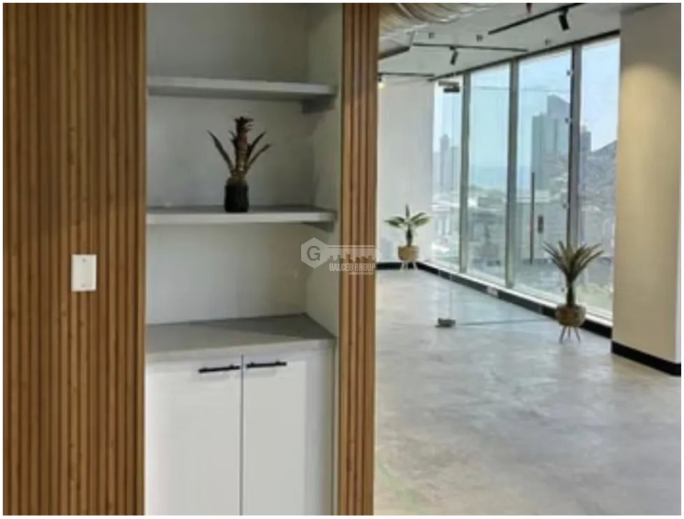 SE ALQUILA OFICINA OBARRIO TWIST TOWER 74M CON DIVISIONES PISO ALTO