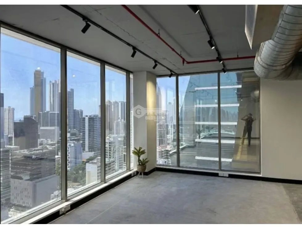 OFICINA / OBARRIO / TWIST TOWER / 74M / CON DIVISIONES / PISO ALTO