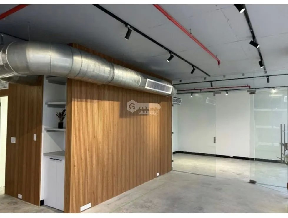 OFICINA / OBARRIO / TWIST TOWER / 74M / CON DIVISIONES / PISO ALTO