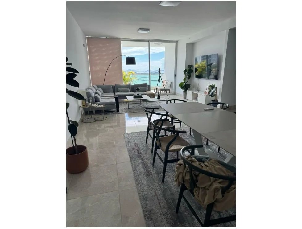 BELLA VISTA / COSTANERA / 205M / 3 HABITACIONES / DEPOSITO / BALCON
