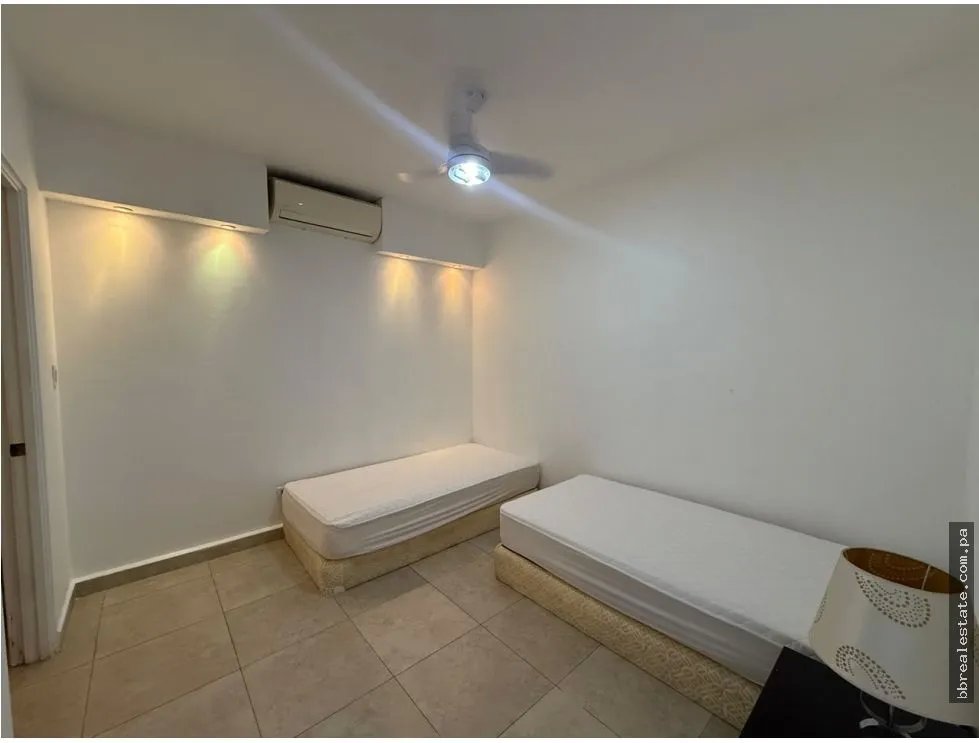 Alquiler de Apartamento Amoblado en PH H2O, Av. Balboa