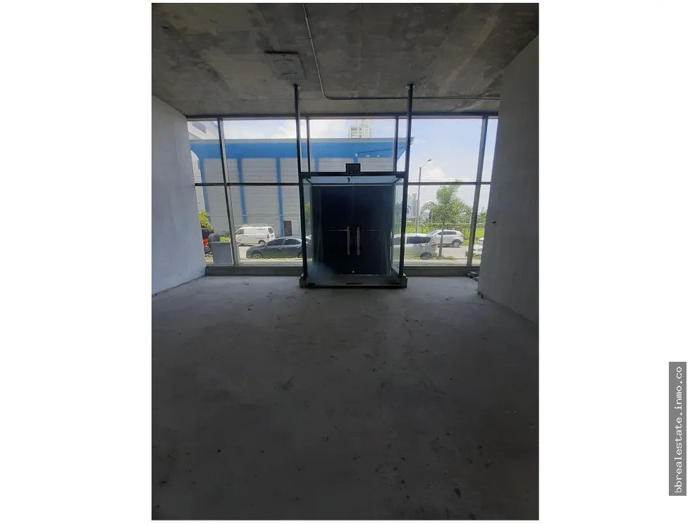 COMMERCIAL SPACE RENTAL AVENUE BALBOA - NEGOTIABLE