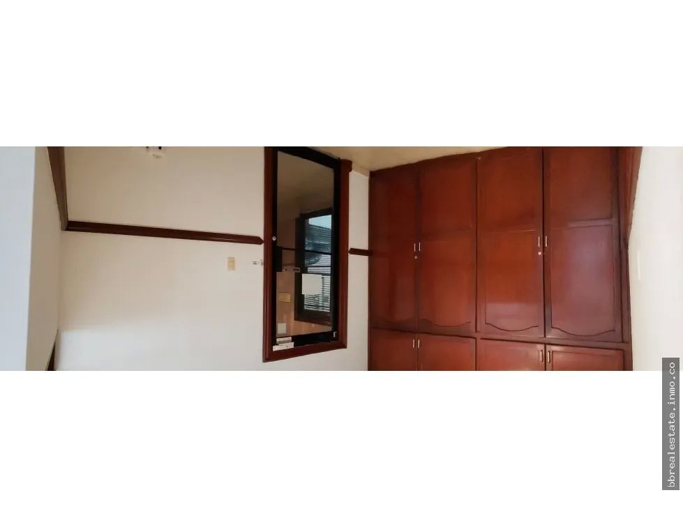 OFFICE FOR SALE AT ROYAL CENTER (BANESCO TOWER NEGOTIABLE)