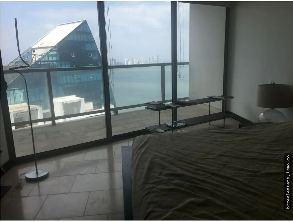 VENTA PH THE OCEAN CLUB