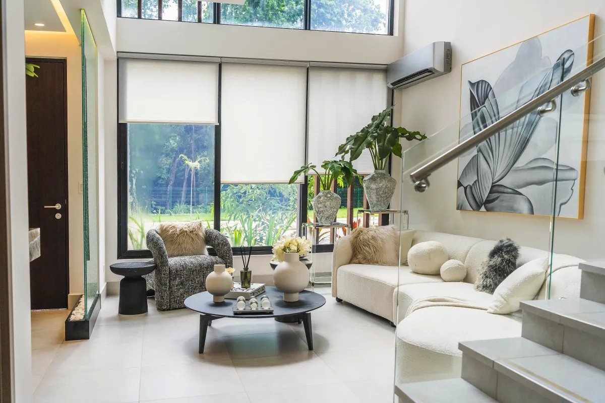 Lujo Sostenible con Gran Terreno! Villa en Riverwalk – Green City