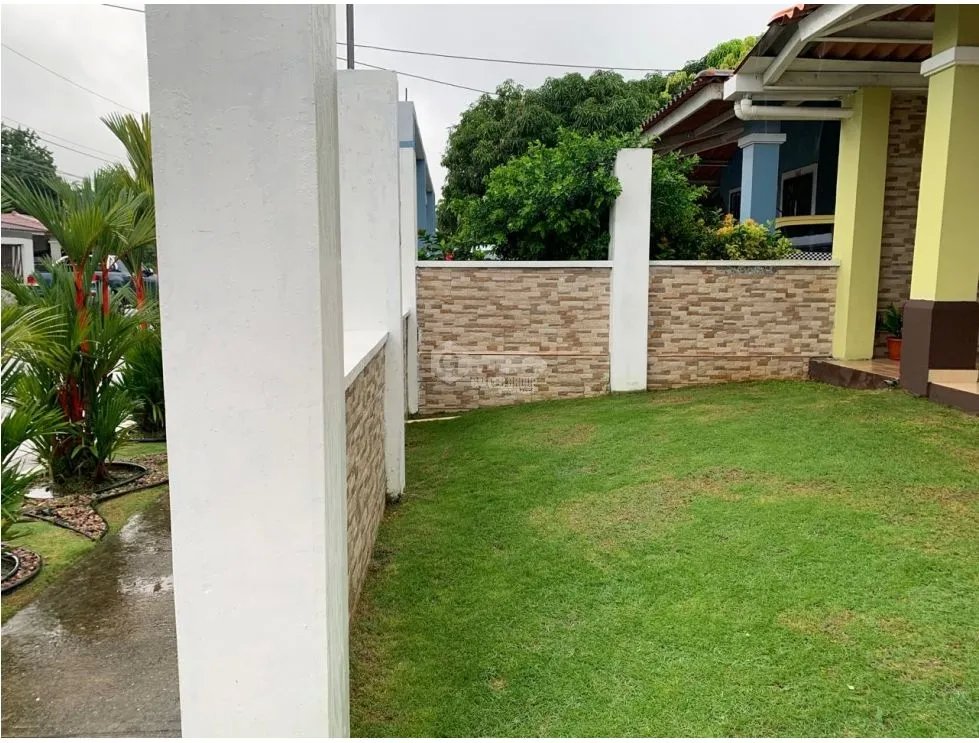 SE VENDE CASA EN ARRAIJAN URB. PLATINIUM PARK  220 M2 CON TERRAZA