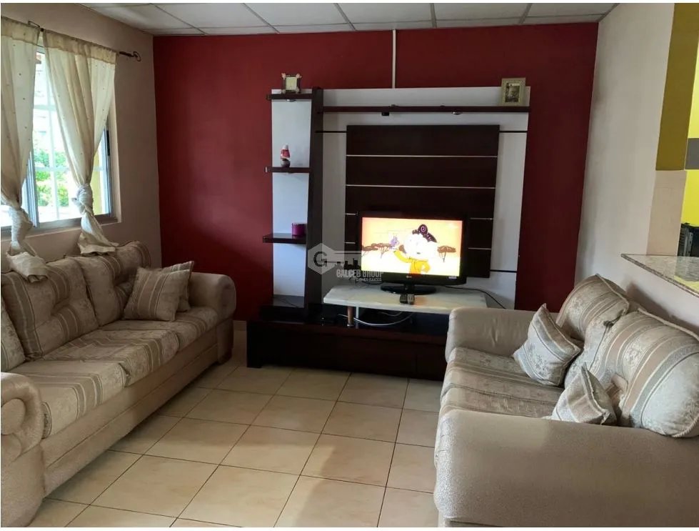 SE VENDE CASA EN ARRAIJAN URB. PLATINIUM PARK  220 M2 CON TERRAZA