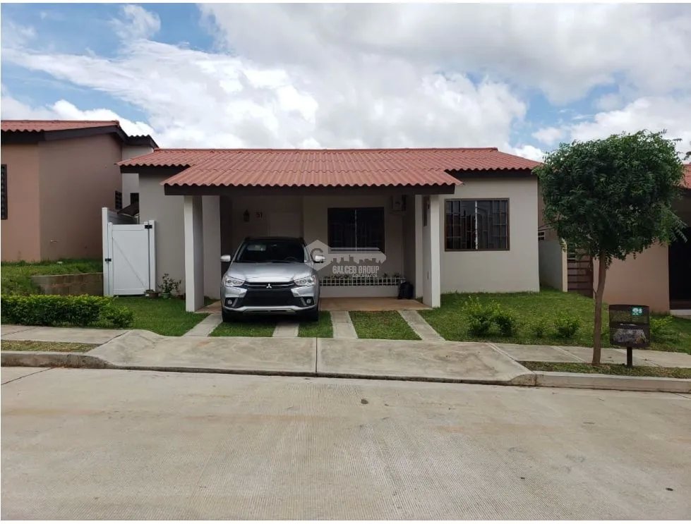 SE VENDE CASA EN LAS ARBOLEDAS 252 M2 CON CANCHAS  DEPORTIVAS