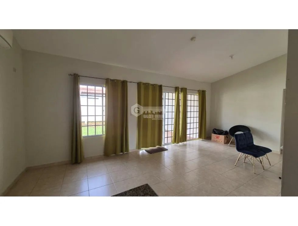 CHORRERA / LAS ARBOLEDAS / 252 M2 / 3 HABITACIONES / TERRAZA / PISCINA