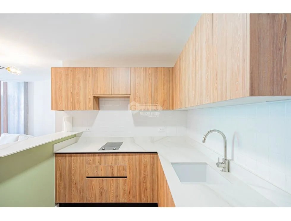CASCO VIEJO / CASA AMBAR / 33M / 1 ESTUDIO / 1 BAÑO / AMOBLADO