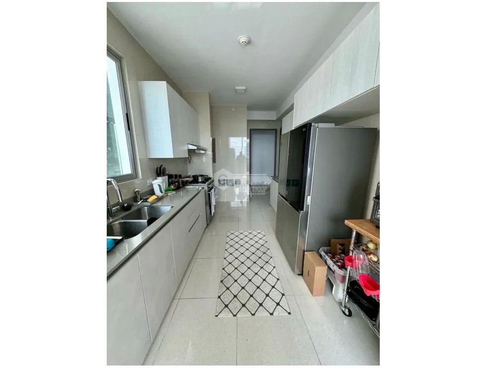 SE VENDE APARTAMENTO EN BELLA VISTA 205M 3 HABITACIONES Y BALCON