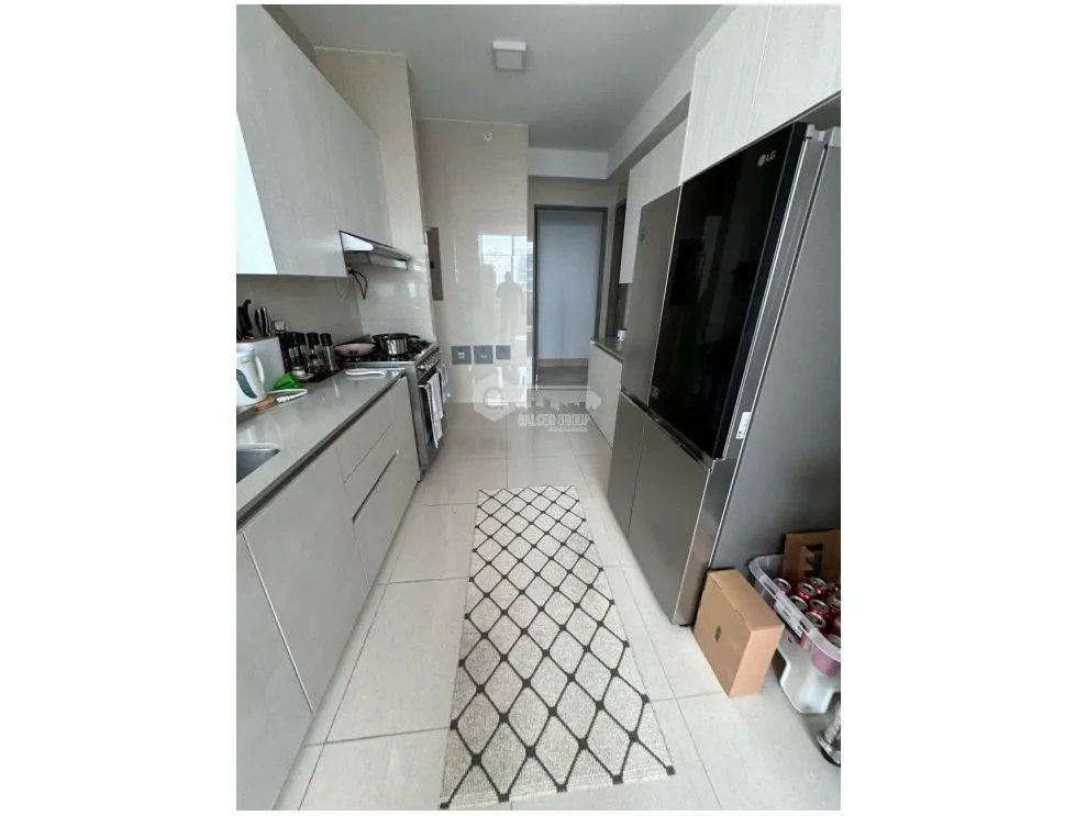 SE VENDE APARTAMENTO EN BELLA VISTA 205M 3 HABITACIONES Y BALCON