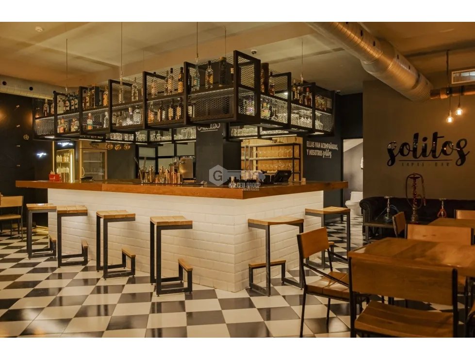 FOR LEASE: COMMERCIAL SPACE IN CASCO VIEJO 180M² 2 BATHROOMS KITCHEN A...