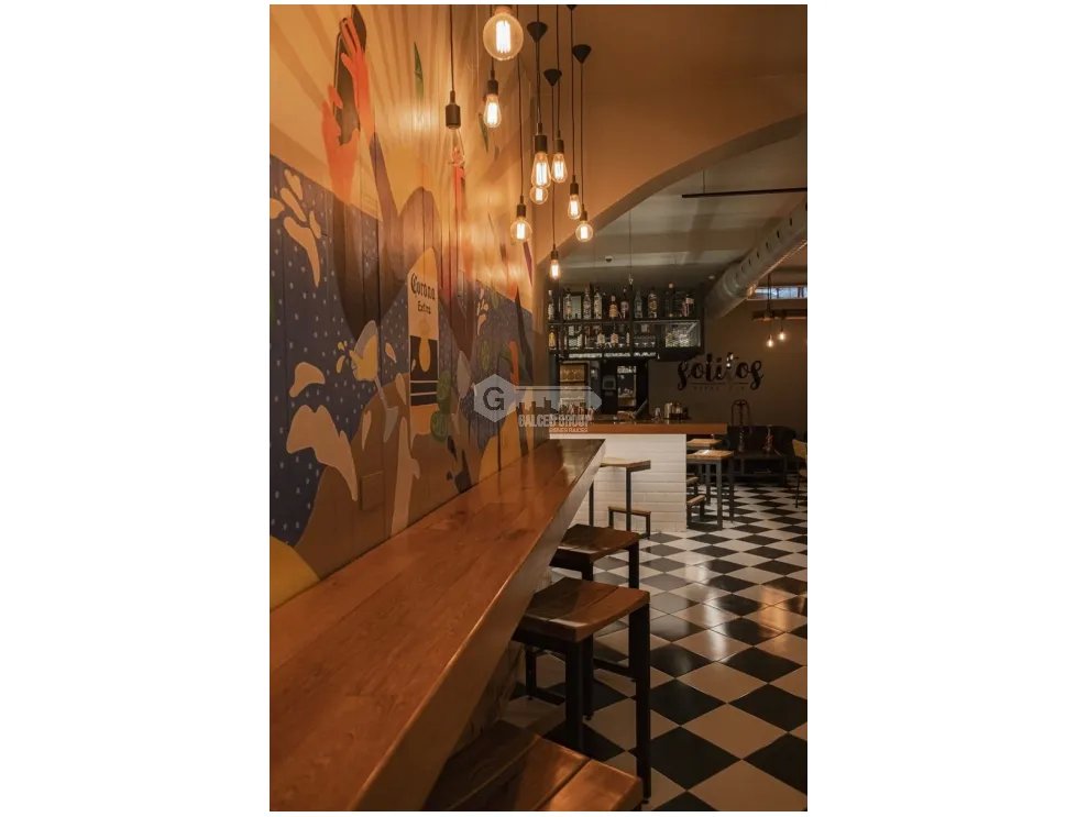 CASCO VIEJO / CASA MALECON / 180M / 2 BAÑOS / COCINA / DEPOSITO