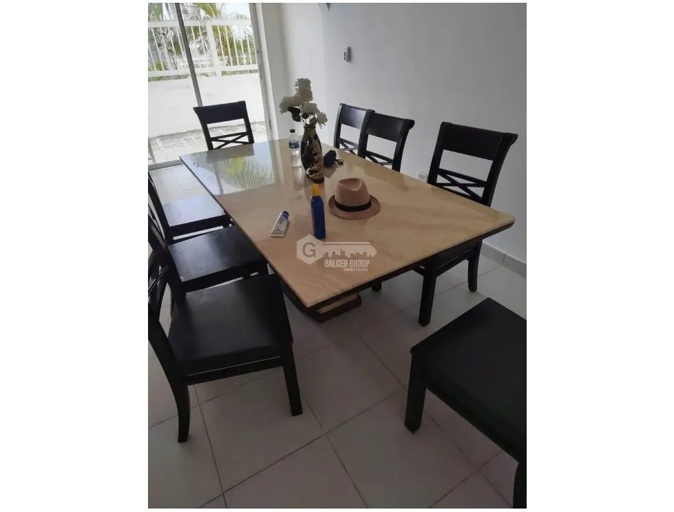 SE VENDE CASA EN PLAYA DORADA VISTA AL MAR  200 M2 DOS NIVELES